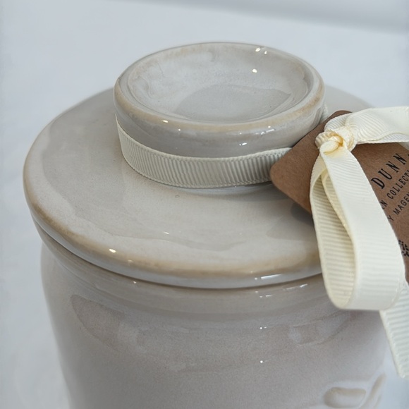 Rae Dunn Spring Small Canister. - Picture 7 of 9